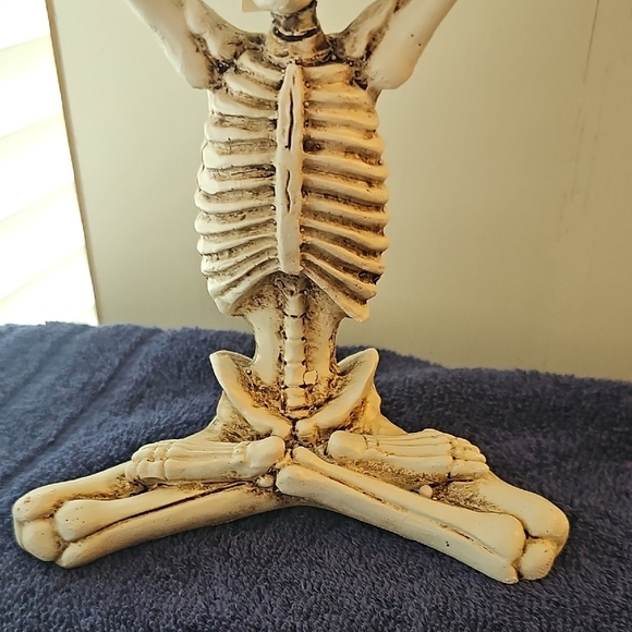 New Bundle of 2 12" Ceramic Yoga Skeletons with Greenery Halloween Decor - Picture 3 of 16